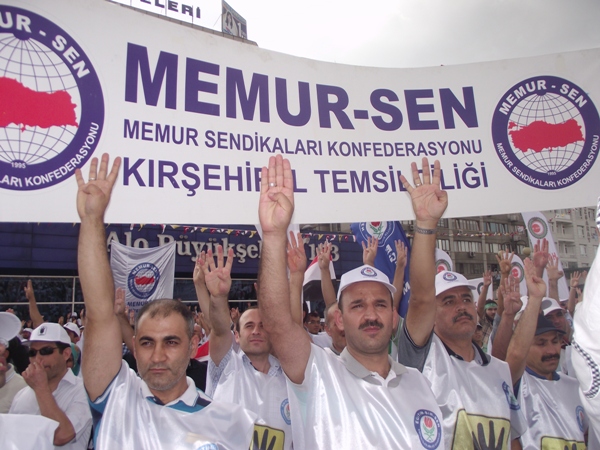 Yüz Binler “Mısır İçin Direniş, İnsanlık İçin Diriliş” Mitinginde Buluştu