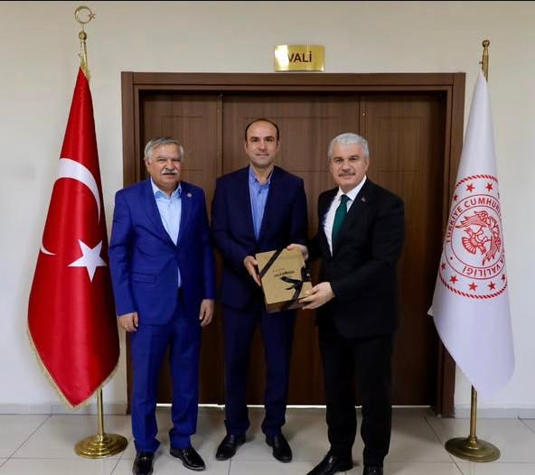 Memur-Sen Kırşehir İl Başkanımız Fatih Mehmet Yavuz, Konya Milletvekilimiz kıymetli abimiz Latif Selvi ile birlikte Konya Valisi İbrahim Akın’ı ziyaret ettik.
