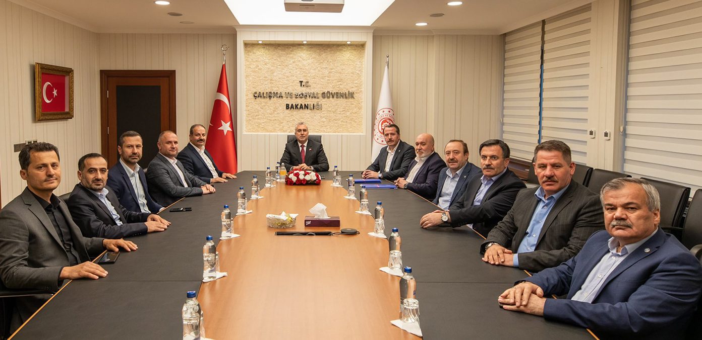 Memur-Sen’den Bakan Işıkhan’a ‘hayırlı olsun’ ziyareti