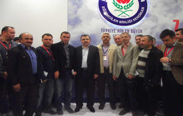 Vesayetin Paraleline de Dikeyine de Yatayına da Karşıyız