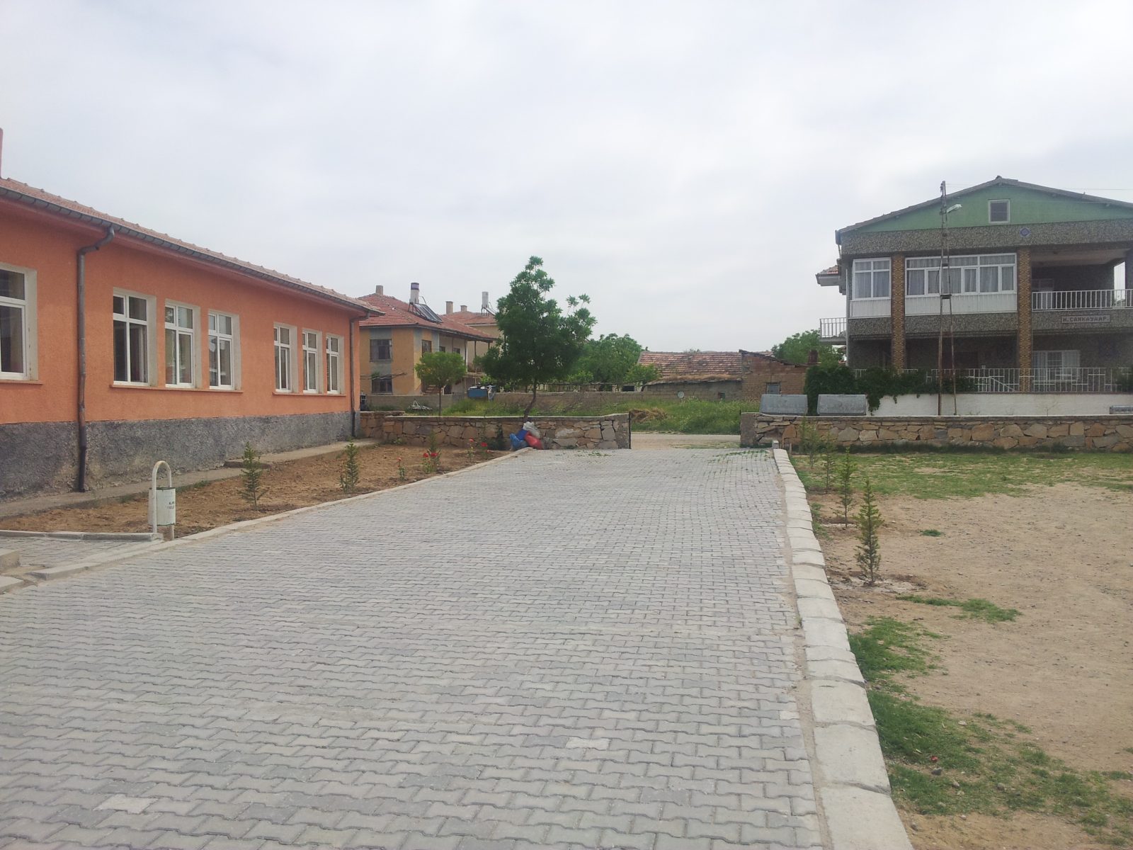 Okul Bahçelerini Ağaçlandırma Geleneğimiz Devam Ediyor