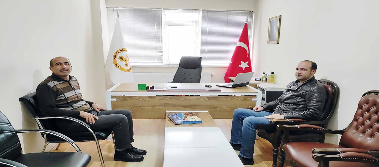 EĞİTİM BİR SEN ŞUBE BAŞKANIMIZ FATİH MEHMET YAVUZ KIRŞEHİR ARI YETİŞTİRİCİLERİ MERKEZ BİRLİĞİ BAŞKANINA HAYIRLI OLSUN ZİYARETİNDE BULUNDU.