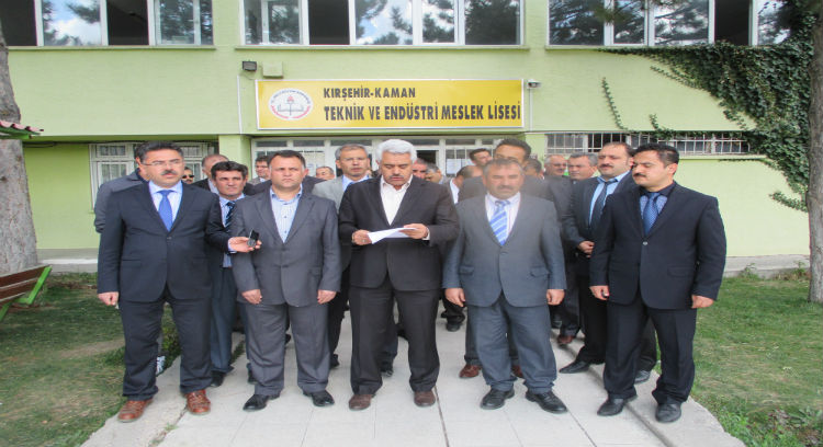 Okul Müdürü Arkadaşımıza Yapılan Şiddeti Kınıyoruz!